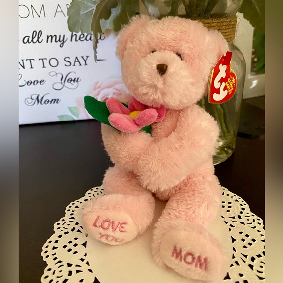 🌸 “LOVE U MOM” RETIRED TY BEANIE BABY BEAR. DATED 2006! MINT WITH MINT TAGS! - Picture 2 of 6